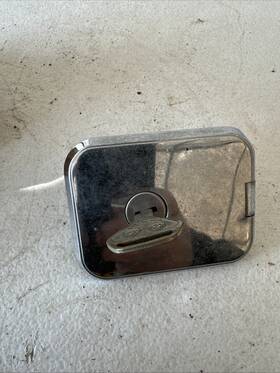 51048-1018 Kawasaki Mark Ii Kz1000 Kz1100 Kz750 Kz650 Kz Oem Fuel Petrol Tank Gas Cap/key