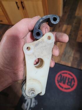 92027-1495 Kawasaki 55020-1163 1985-2003 Kx60 Swingarm Chain Guide See All Pics