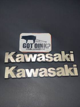 56014-1042 Kawasaki 1980-84 Kz Ltd 550 440 Oem Pair Fuel Gas Tank Badges/emblems