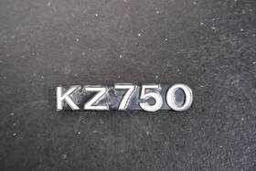 56018-1060 Kawasaki Kz750 B 1976 1977 1978 1979 Frame Side Body Panel Cover Emblem Badge