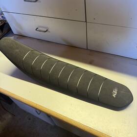 791.07.040.000 Ktm Exc 250 350 450 500 Oem Seat 2019 - 2022 Snr 3002673 791.07.040.00