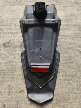 80151-lej2-e10 Kymco 08-15 Super 8 150 Rear Wheel Cover Fairing License Plate Tail