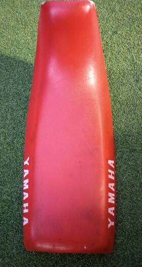 3pt-24710-01-00 Seat 1983 - 1986 Yamaha Pw50 Zinger Pw 50 Plate Oem Red 1984 1985