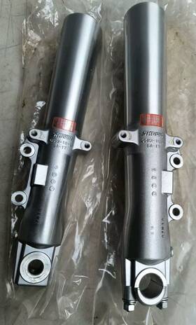 46502-09 Showa 46495-09 Fork Lowers Harley Davidson 09-13 Touring G5e3-00