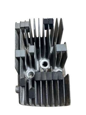 11121-18621 Suzuki 1112118621 Cylinder Head Left Oem 1974 Gt250 Motorcycle