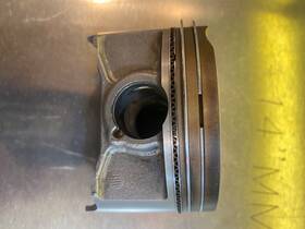 12100-14d01-050 Suzuki Dr 350 Oem Piston 050 Pre Owned