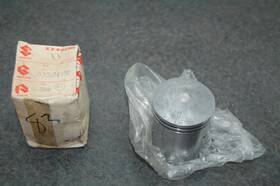 12110-33004-100 Suzuki Nos Genuine Piston 1.00 Oversize Gt250 Gt380 Factor