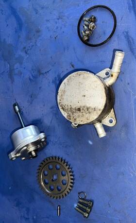 16600-29g00 Suzuki 2004-2005 Gixxer Gsxr 750 Gsx750 Engine Motor Oil Cooler Pump Gear