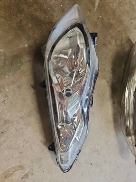 35300-05h60 Suzuki 2007-2012 Burgman 400 Right Headlight Assembly