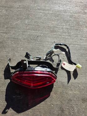 35710-06g30 Suzuki 02-06 2006 V Storm Dl1000 Tail Light Taillight Rear Brake Lamp