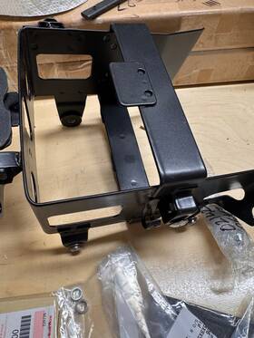 41540-06b10 Suzuki 1986-88 Gsx-r 1100 Battery Holder Refurb With New Packaged Factory Hardware
