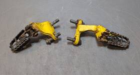 43510-15d00-0nf Suzuki Dr250 Dr350 Left Right Foot Peg Bracket Mount Holder 1990-1995