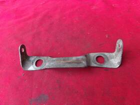 45211-27a00 Suzuki Gsxr750 Gas Tank Bracket Rear Bent 1986 1987 Oem Nice