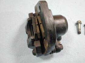 Suzuki 59300-49050 1980-1981 Gs 550 E T Left Front Brake Caliper With Pads Gs550e Gs550t