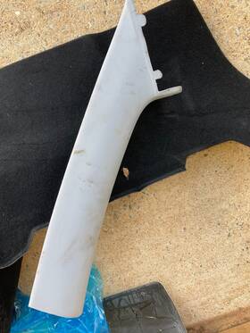 1935479-51-e Tesla Model Y A Pillar Upper Left Trim 2025