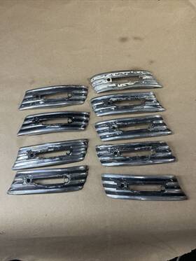 82-3495 Triumph 82-3494 Cub And Left Right Tank Styling Bands Badge Lot