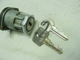 39784a Triumph Bsa 38784a Norton Commando Lucas Ignition Switch With Key Part # Wh Keys
