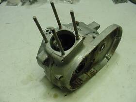 T20sm Triumph E4087 1964 Cub Mountain Engine Cases Matching Halves Good Threads