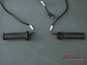 T2043770 Triumph 2018 - 2021 Genuine Triumpg Tiger 1200 Oe Heated Hand Grips