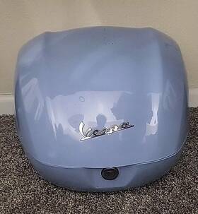 1b000016 Vespa Rear Trunk Primavera 50 125 150