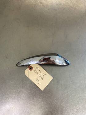 599677 Vespa 2006 Gts 250 Front Fender Crest Ridge Chrome