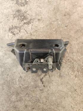 673911 Vespa 17-19 Sprint 150 Rear Lock Seat Saddle Support Bracket