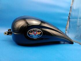 2204148-266 Victory 2006-08 Motorcycles Kingpin Oem Fuel Gas Tank Clean No Dents Very Nice