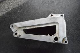 10l-27443-00-00 Yamaha 1982 1983 Xv920 Virago Rear Left Foot Rest Peg Mounting Bracket Plate