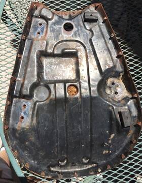 179-w2471-00 Yamaha 1976 Dt 100c Seat Pan Base Very Nice