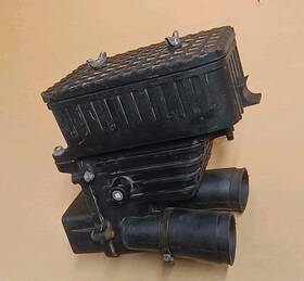 1a1-2190a Yamaha Rd400 Air Box 1a1 2190a 1976-79 With Boots