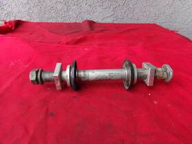 1c3-25381-90 Yamaha Yz125 Yz250 2 Stroke Rear Axle With Spacers 2005-2022 Yz 125 250