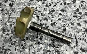 1lx-12450-01-00 Yamaha Yz125 Water Pump Impeller Shaft Used Oe Pn 1987