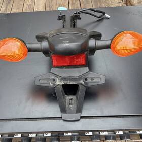 1rc-21629-00 Yamaha Mt-09 / Fz-09 2014-20 Rear Fender Mudguard Brake Light And Turn Signals Oem