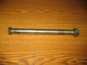 1w1-22141-00-00 Yamaha 1979 Yz125 Swing Arm Pivot Shaft Pin Bolt Yz 125