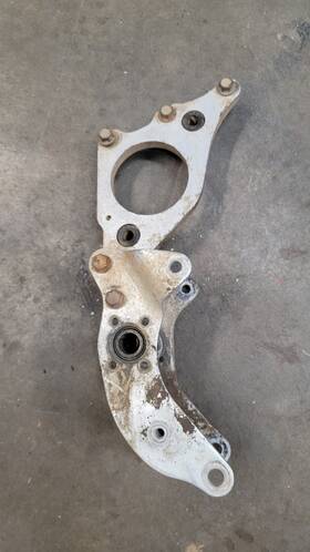 1w4-21428-00-00 Yamaha 1w4-21425-00-00 1977 Yz250 Rear Engine Brackets 1w4-21427-00-00