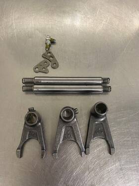 1wd-e8511-00-00 Yamaha 2015 R3 #2 Shift Change Forks And Shafts Kit