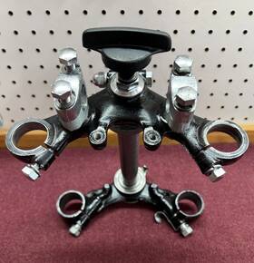 214-23419 Yamaha Oem 1969 - 1971 Dt1 250 Triple Tree Steering Stem With Damper Stabilizer