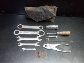 235-85110-00 Yamaha Oem Wood Handle Tools Tool Kit Pouch Set Vintage 69 Yr3 R3 350 Grand Prix