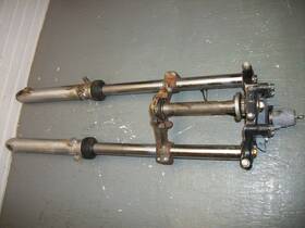 2a6-15349 Yamaha 1978 Dt 125 Front Forks Triple Tree Steering Stem Mount Dt125