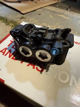 2dr-2580u-00 Yamaha Xsr900 Front Right Brake Caliper 2016-2021 Fz 09 Mt