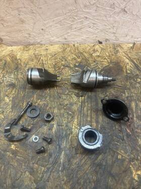 2hh-1131a-00-00 Yamaha 1987 86-87 Yz250 Yz 250 Cylinder Exhaust Power Valve Cap Support Bushings