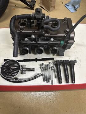 2z4yu098 Yamaha 2015 Fz09 Oem Cylinder Head Complete Cam Tensioner Valve Cover Coils Etc