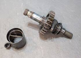 363-15641-00-00 Yamaha Dt400 Mx400 Dt250 Kick Start Shaft Starter Spindle Axle Gear 1975 1976