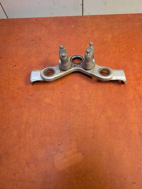 368-23435-00-35 Yamaha Dt80 Dt100 Steering Head Crown Handle Bar Clamps Gtmx Gt80 81 82 83