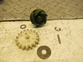 39x-12450-00-00 Yamaha 1983 -1987 Yz 250 Tri Z Oem Water Pump Impeller Assembly
