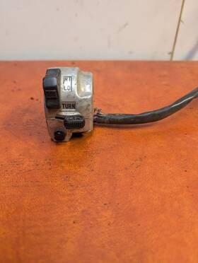 3j8-83973-00-00 Yamaha 1981 1982 1983 Dt80 New Oem Hand Handlebar Switch