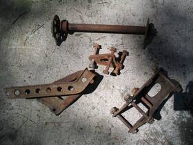 3y-12131-60-00 Yamaha Xt250 Front Engine Mount Chain Guide Rear Axle Adjusters 1980-84 Xt350