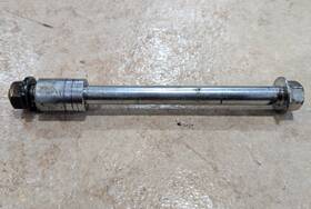 3yj-25181-00-00 Yamaha Jog Cy50 Front Axle Bolt Nut Spacer Oem Stock 50cc Used 3yj-25181-00