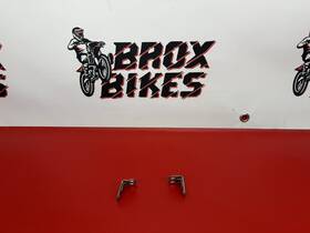49r-85112-00-00 Yamaha 1986 Xt350 Xt 350 Fork Reflector Bracket Brackets