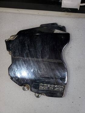 4xv-15418-00-00 Yamaha 2000-01 Yzf-r1 98-99 Yzf 1000 Chain Sprocket Engine Cover
